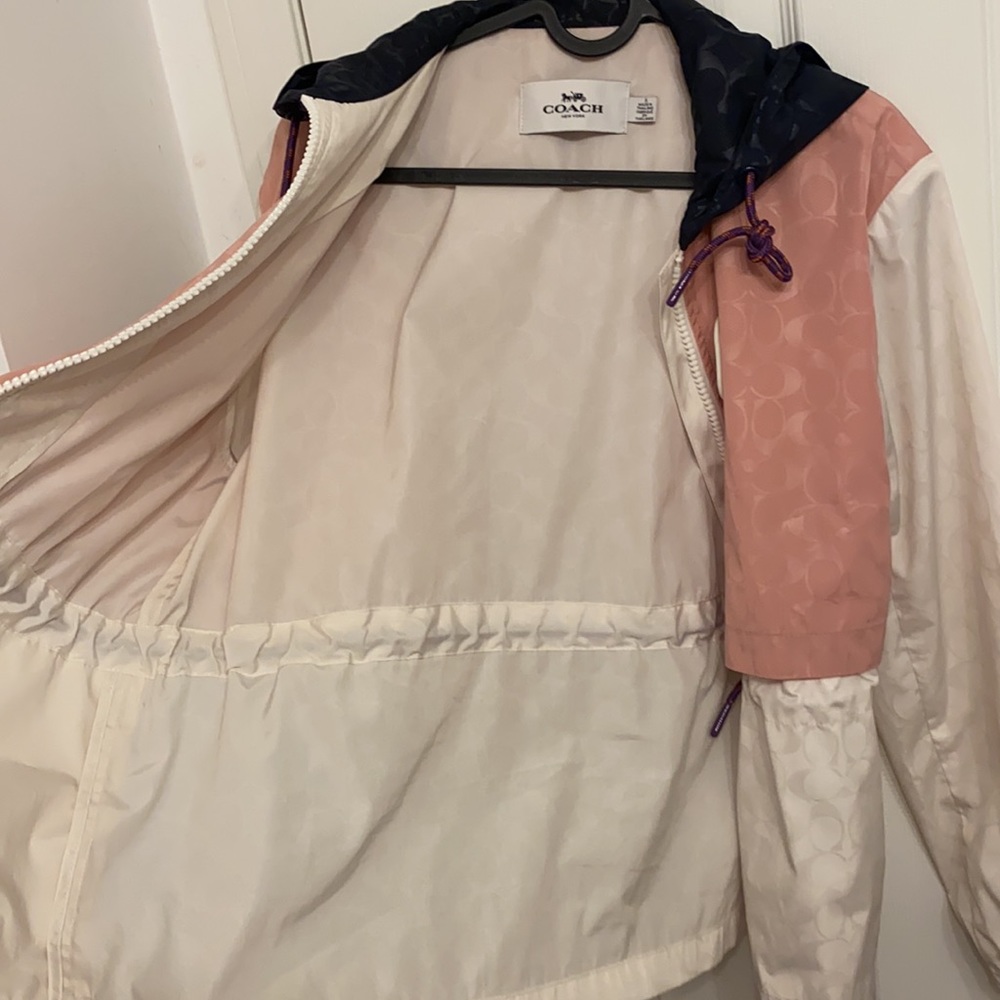 Cute Coach Raincoat - Picture 3 of 5